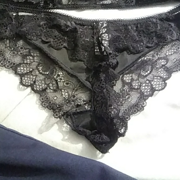 Black Velvet Lingerie Set - Picture 3 of 8